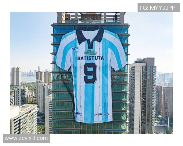 足球巨星传奇球衣展示 回顾经典时刻与辉煌历史 足球巨星传奇球衣展示 回顾经典时刻与辉煌历史